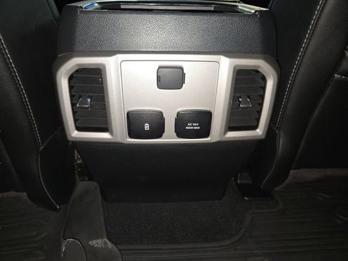 Used 2020 Ford F250 Lariat w/ Lariat Ultimate Package AWD/4WD image 11