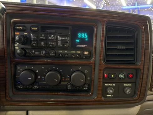 Used 2002 Cadillac Escalade EXT image 24