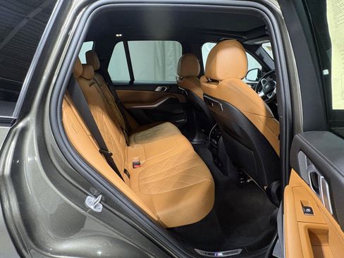 Used 2024 BMW X5 xDrive40i w/ M Sport Package AWD/4WD image 11