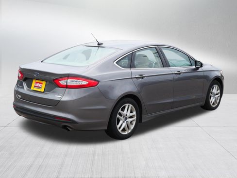 Used 2014 Ford Fusion SE w/ Equipment Group 202A FWD image 7