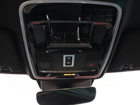 Used 2017 Land Rover Range Rover Sport SE image 64