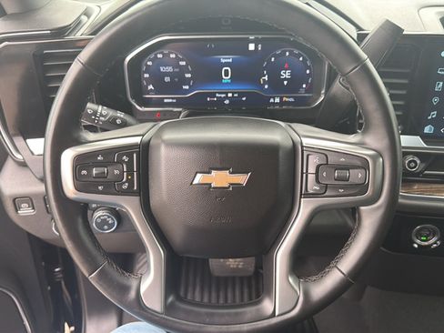 Used 2023 Chevrolet Silverado 1500 LT AWD/4WD image 10