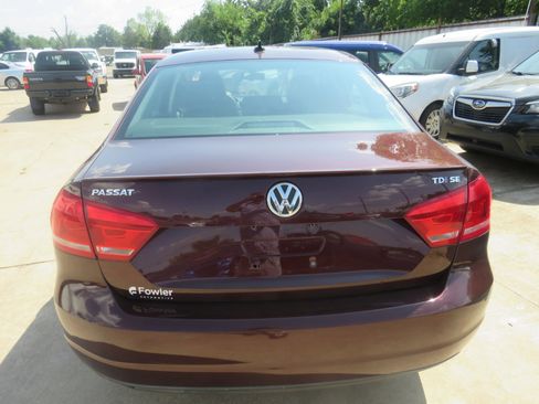 Used 2012 Volkswagen Passat TDI SE image 5