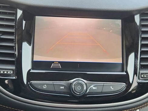 Used 2020 Chevrolet Trax LT w/ LT Convenience Package FWD image 14