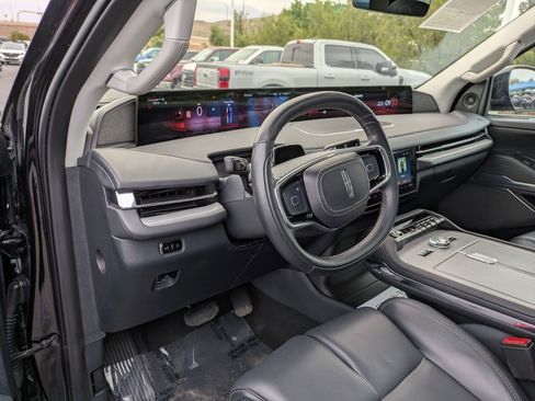 Used 2025 Lincoln Navigator Reserve AWD/4WD image 14