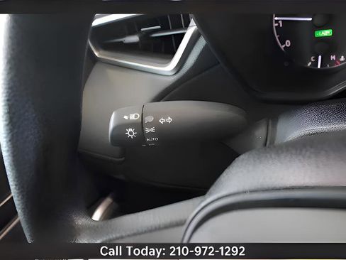 Used 2024 Toyota Corolla Cross AWD Hybrid image 19