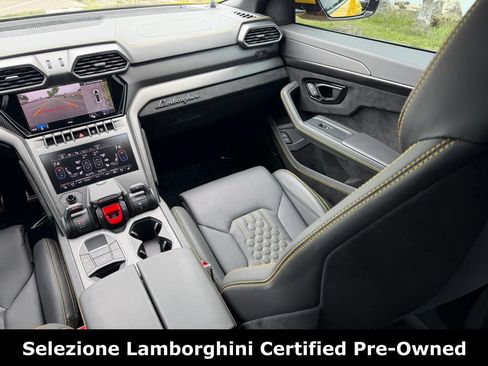 Used 2023 Lamborghini Urus Performante AWD/4WD image 31