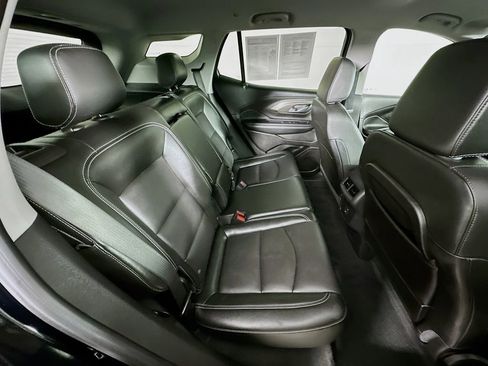 Used 2024 GMC Terrain SLT image 33