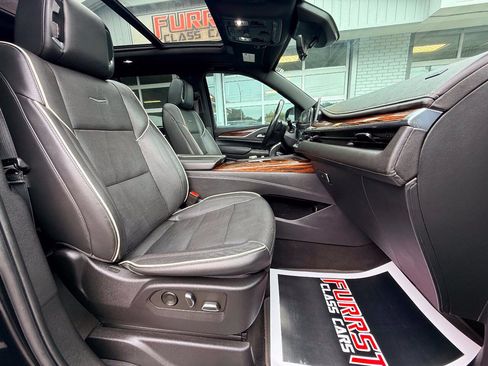 Used 2022 Cadillac Escalade Premium Luxury AWD/4WD image 49