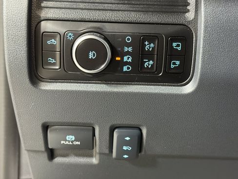 Used 2026 Ford F450 Platinum w/ FX4 Off-Road Package AWD/4WD image 34