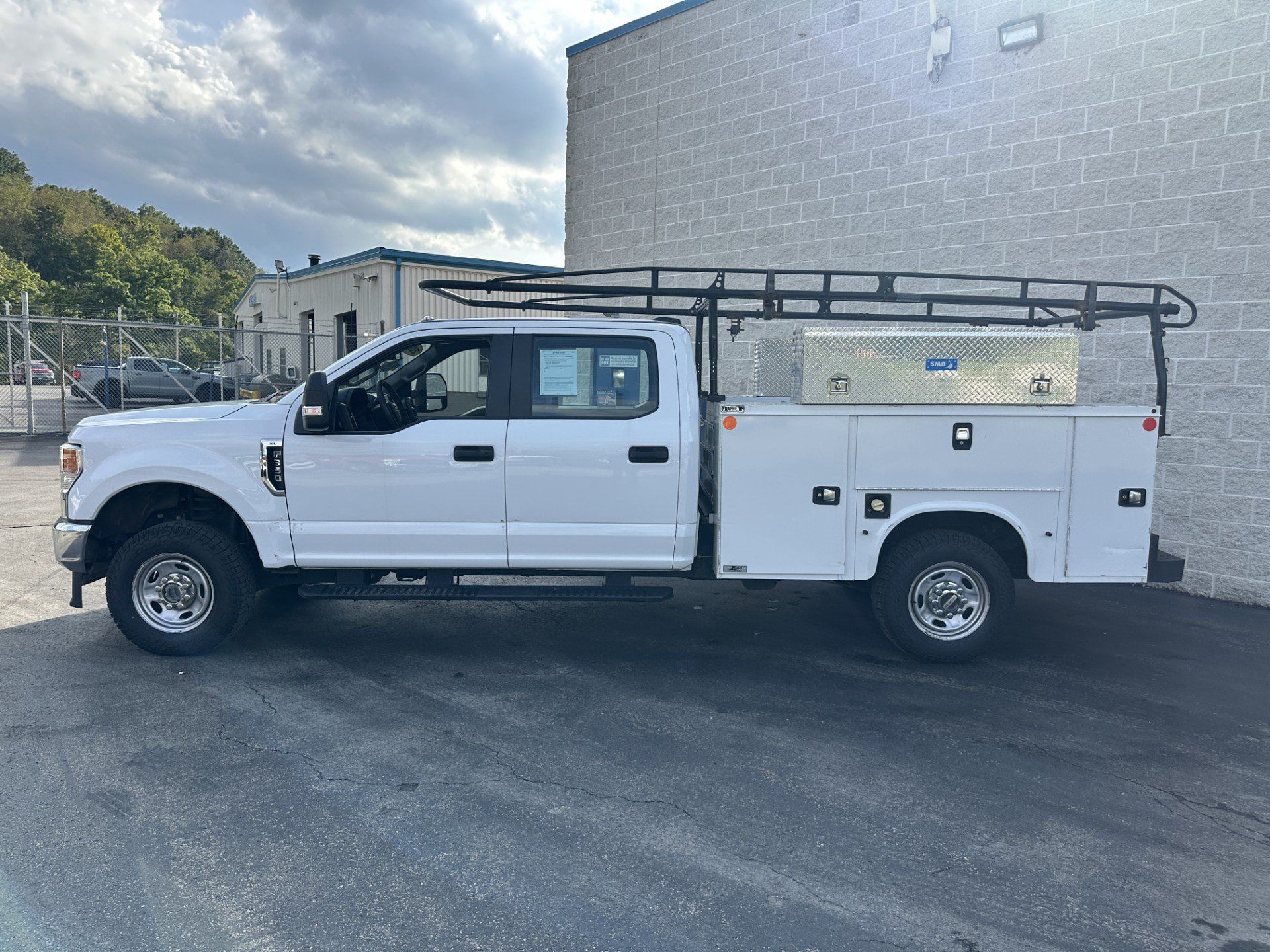 Used 2022 Ford F350 XL w/ Power Equipment Group AWD/4WD image 4