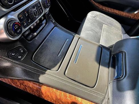 Used 2019 Chevrolet Tahoe Premier RWD image 12