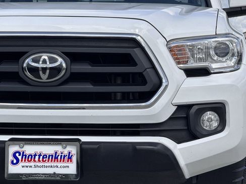 Used 2020 Toyota Tacoma SR5 image 8
