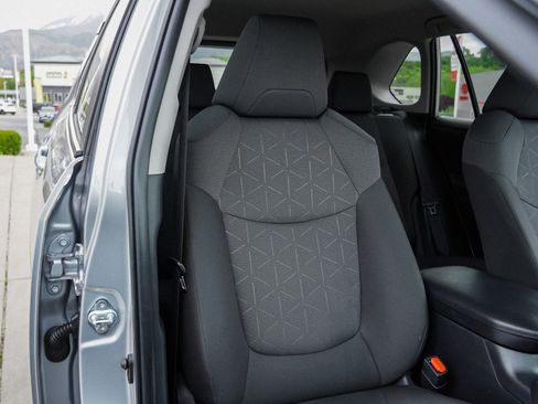 Certified 2025 Toyota RAV4 XLE AWD/4WD image 24