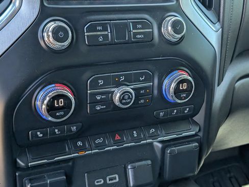 Used 2020 GMC Sierra 1500 SLT RWD image 27