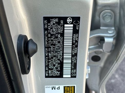 Used 2025 Toyota Corolla XSE FWD image 28