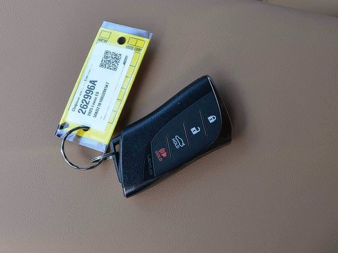Used 2025 Lexus ES 350 w/ Premium Package FWD image 17