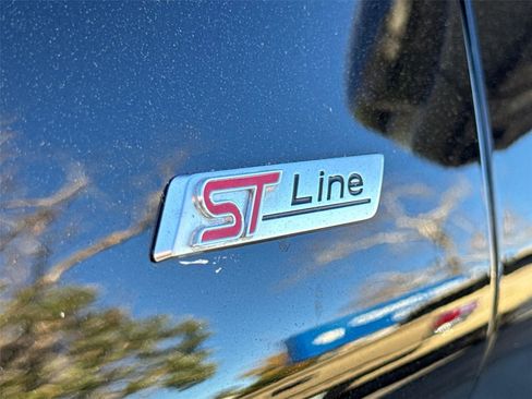 Used 2025 Ford Explorer ST-Line w/ Premium Package image 8