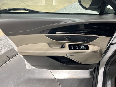 Used 2024 Lincoln Nautilus Premier w/ Equipment Group 102A image 12