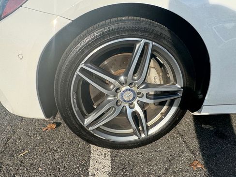 Used 2017 Mercedes-Benz E 300 4MATIC image 37