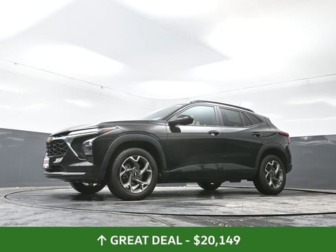 Used 2025 Chevrolet Trax LT image 56