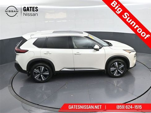 Used 2023 Nissan Rogue SL w/ SL Premium Package image 43
