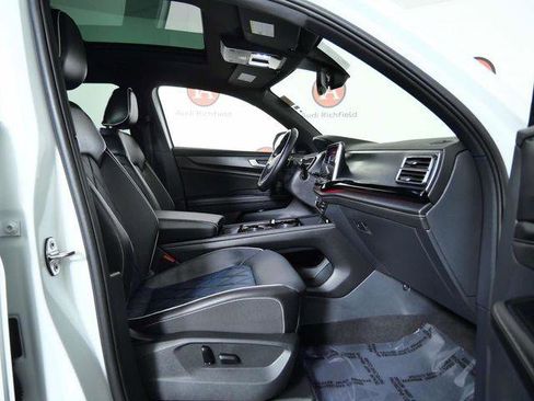 Used 2024 Volkswagen Atlas Cross Sport SEL Premium R-Line image 11