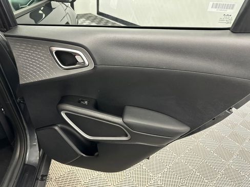 Used 2024 Kia Soul LX w/ Option Group 015 image 16