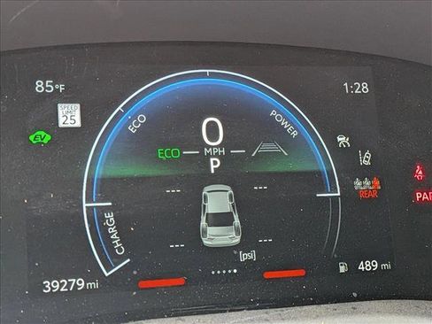 Used 2025 Toyota Camry SE w/ Convenience Package image 4