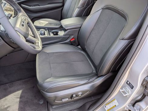 New 2025 Jeep Grand Cherokee Altitude AWD/4WD image 21