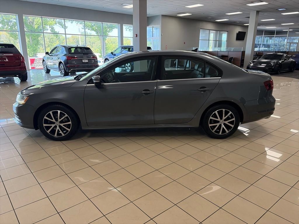 Used 2017 Volkswagen Jetta SE FWD image 9