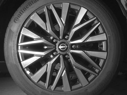 Used 2025 Nissan Altima 2.5 SV FWD image 18