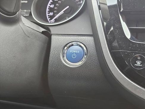 Used 2022 Toyota Camry LE image 26