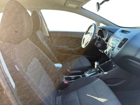 Used 2018 Kia Forte LX image 15