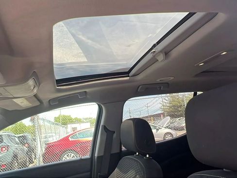 Used 2017 GMC Acadia SLE image 27