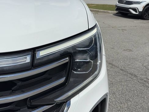 Used 2025 Volkswagen Atlas SE FWD image 29