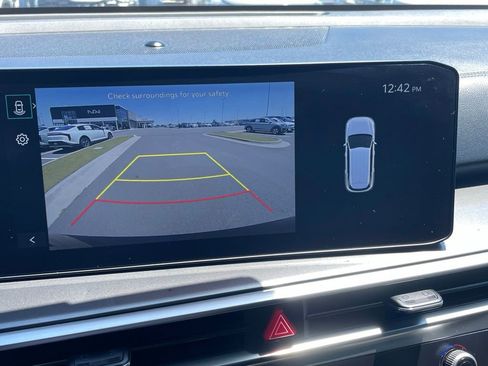 Certified 2025 Kia Sorento S w/ Panoramic Sunroof Package FWD image 17
