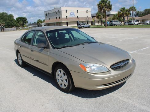 Used 2001 Ford Taurus LX FWD image 17
