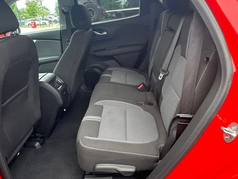 Used 2025 Chevrolet Blazer LT FWD image 9