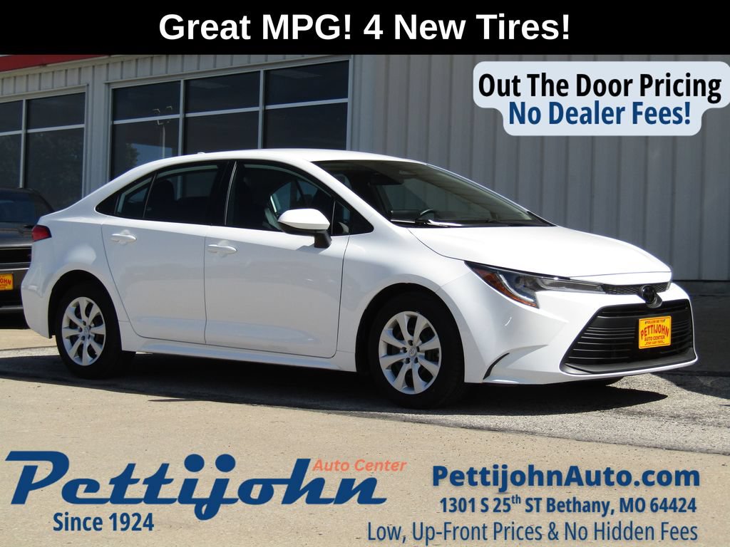 Used 2025 Toyota Corolla LE FWD image 1