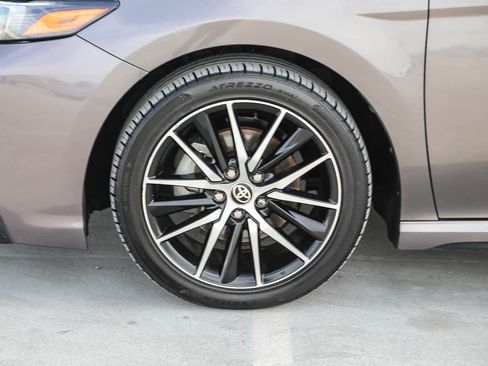 Certified 2022 Toyota Camry SE image 11