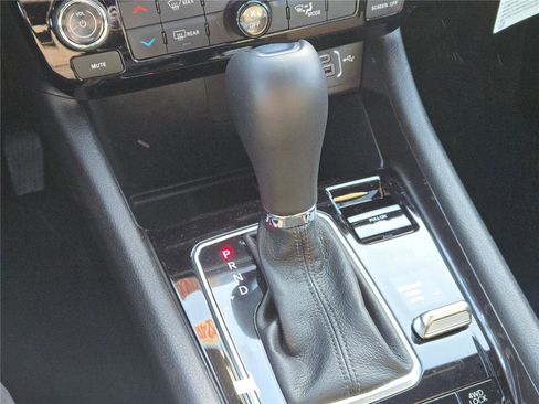 New 2026 Jeep Compass Latitude image 29