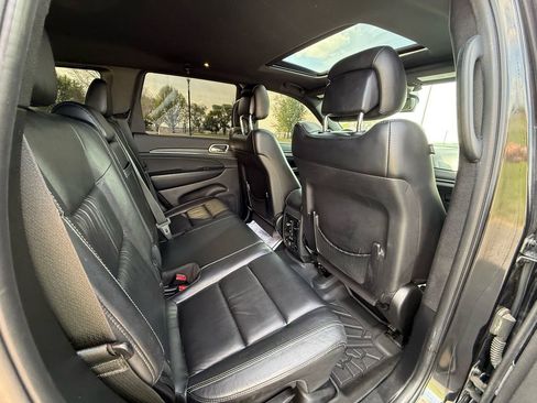 Used 2016 Jeep Grand Cherokee Limited image 16