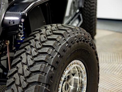 Used 2023 Jeep Gladiator Rubicon w/ Cold Weather Group image 14