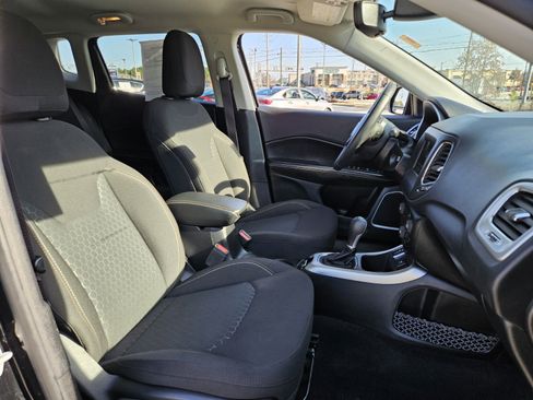 Used 2021 Jeep Compass Sport image 19