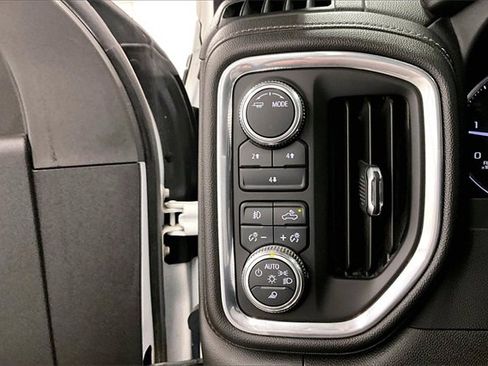 Used 2023 GMC Sierra 3500 SLE w/ SLE Value Package image 31