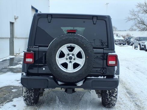Used 2018 Jeep Wrangler Unlimited Sport S image 5