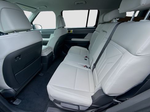 New 2026 Hyundai Santa Fe SEL FWD image 17