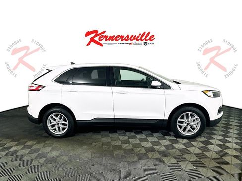 Used 2024 Ford Edge SEL image 8
