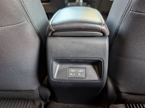 Used 2023 Toyota Corolla SE image 7